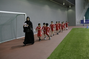  Qatar, Doha ASPIREFestival des ecoles, 30 classes de tout le Qatar viennent disputer des matchs, afin de denicher les jeunes talents.The Aspire Academy has Football Talent Centers throughout Doha that cater for boys from 6 ? 11 years of age. From the age of 8 years boys are identified to join the Aspire feeder groups in which they are prepared to join the Academy.